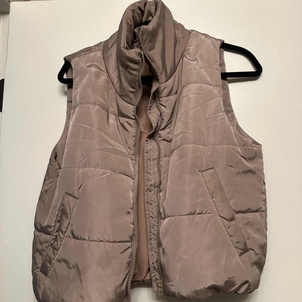 Women's Taupe Puffer Vest
